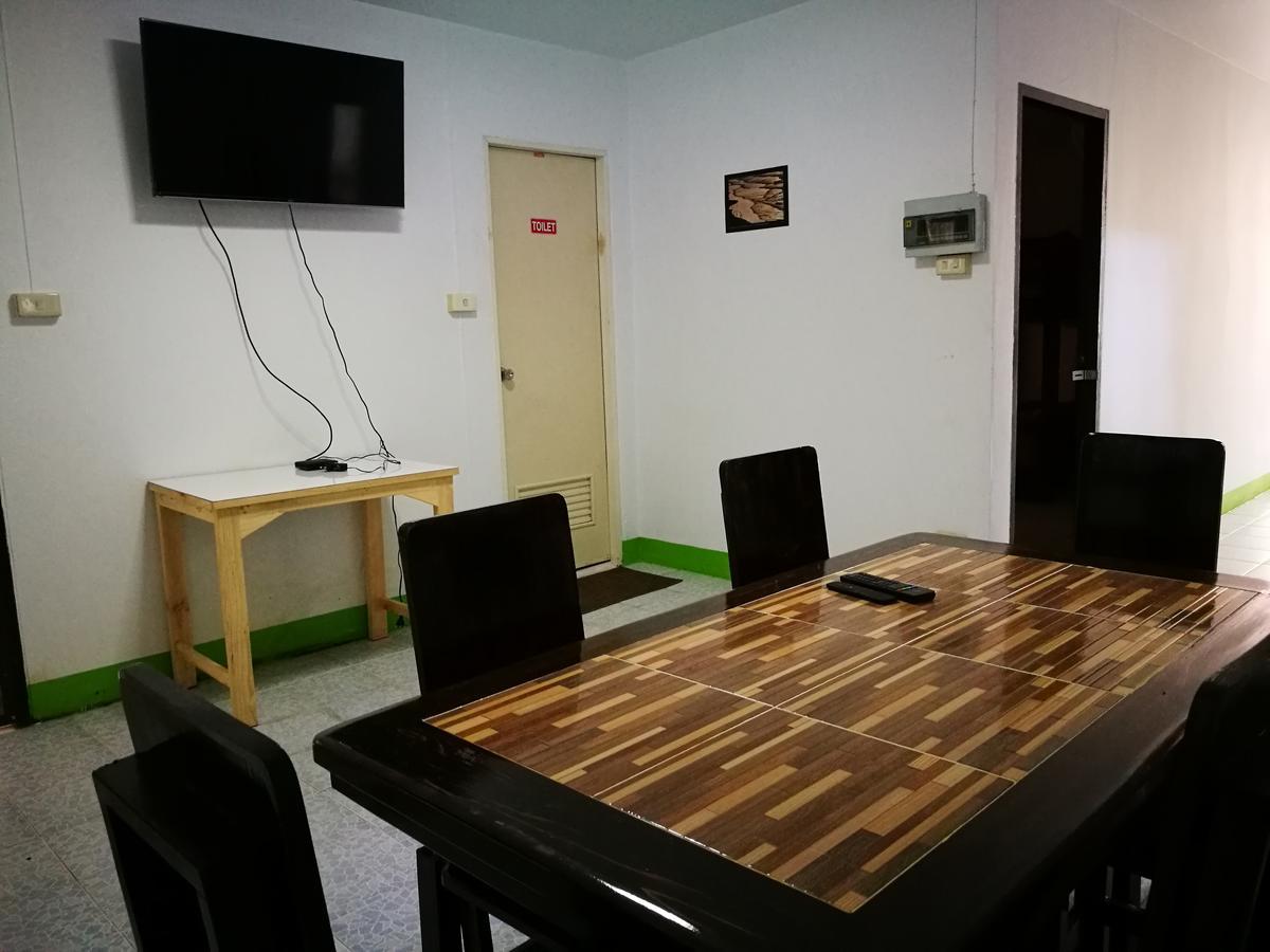 Stay With Jame Hostel Chiang Mai Bagian luar foto
